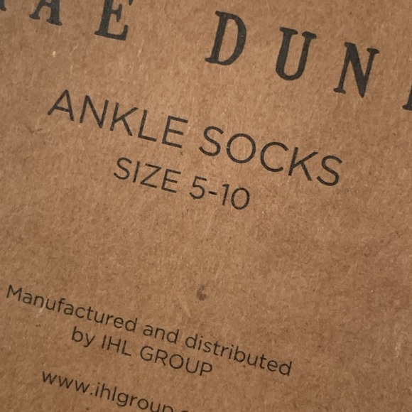 Rae Dunn Women's "PEACE LOVE HOPE" Gray Gallery Sweatshirt Cozy Ankle Socks Set - Picture 8 of 13